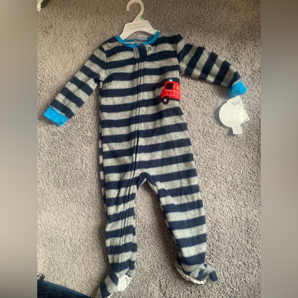 New fleece footed onesie 18M boys